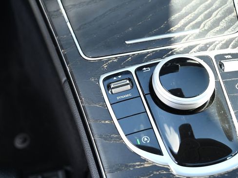 Used 2017 Mercedes-Benz C 300 4MATIC Sedan image 31