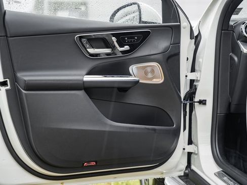 New 2025 Mercedes-Benz GLC 350e 4MATIC image 34