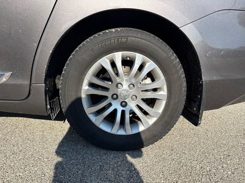 Used 2015 Toyota Sienna XLE w/ XLE Navigation Package FWD image 8
