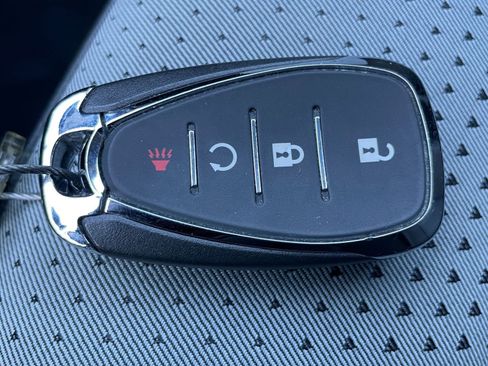 Used 2025 Chevrolet Trax LT image 22