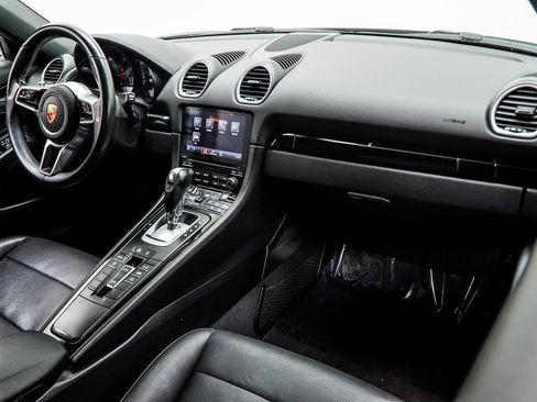 Used 2021 Porsche 718 Boxster image 18