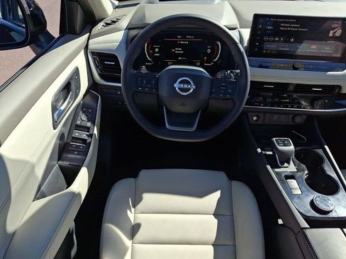 Certified 2025 Nissan Rogue SL w/ Tech Package AWD/4WD image 12