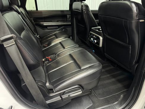 Used 2019 Ford Expedition XLT w/ Equipment Group 202A AWD/4WD image 17