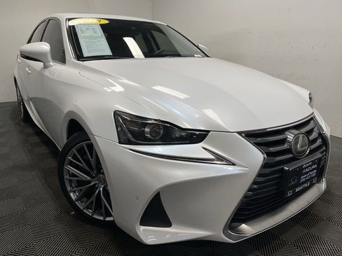 Used 2018 Lexus IS 300 image 1