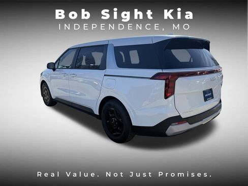 Certified 2025 Kia Carnival image 7