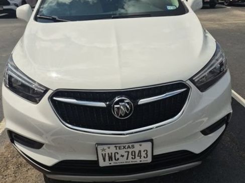Used 2022 Buick Encore Preferred AWD/4WD image 5