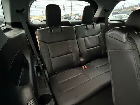 Used 2022 Ford Explorer XLT w/ Equipment Group 202A image 14