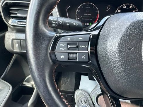 Used 2025 Honda Pilot Sport image 20