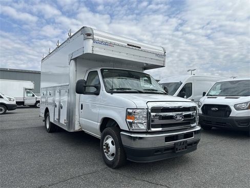 New 2026 Ford E-350 and Econoline 350 Super Duty w/ Power Equipment Group image 54