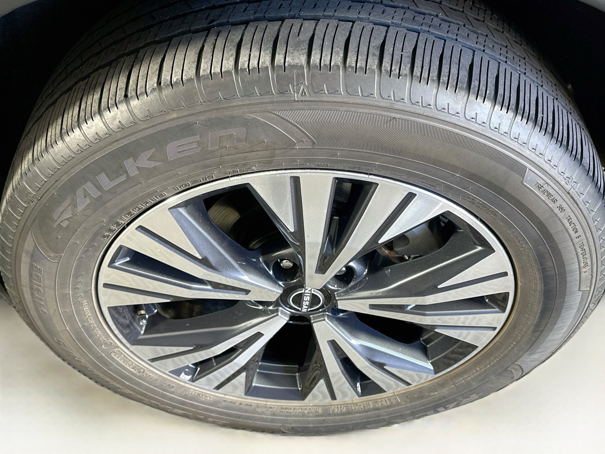 Used 2023 Nissan Rogue SV FWD image 11