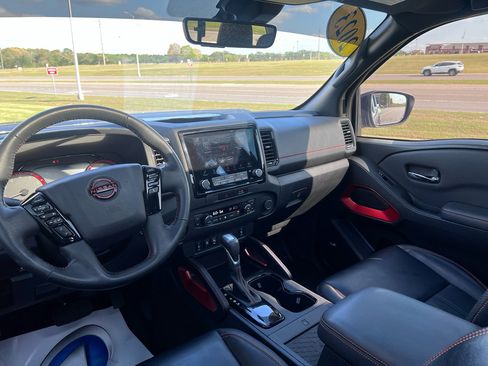 Used 2023 Nissan Frontier Pro-X w/ Pro-X Premium Package image 17