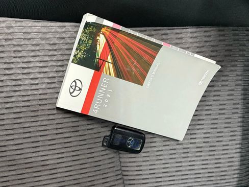 Used 2021 Toyota 4Runner SR5 image 3