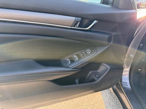 Used 2018 Honda Accord LX image 10
