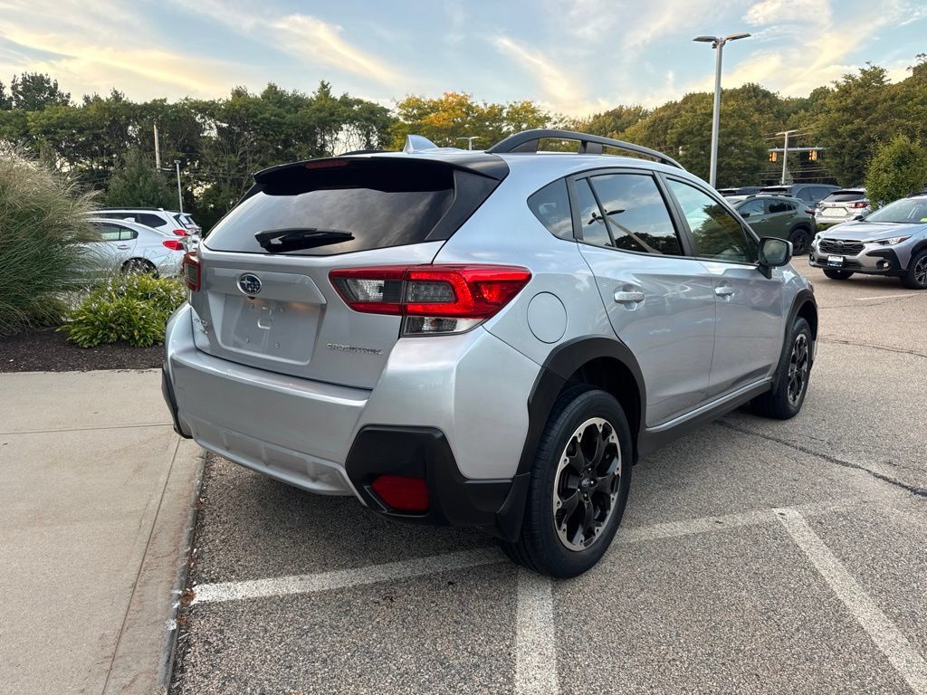 Used 2021 Subaru Crosstrek 2.0i Premium w/ Moonroof Package AWD/4WD image 2