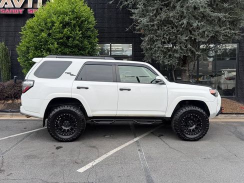 Used 2017 Toyota 4Runner TRD Off-Road Premium AWD/4WD image 21