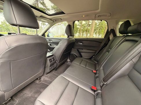 Used 2025 Nissan Rogue SL w/ Tech Package AWD/4WD image 14