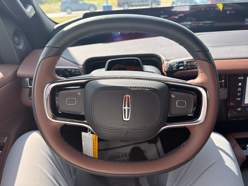 New 2027 Lincoln Navigator Reserve AWD/4WD image 17