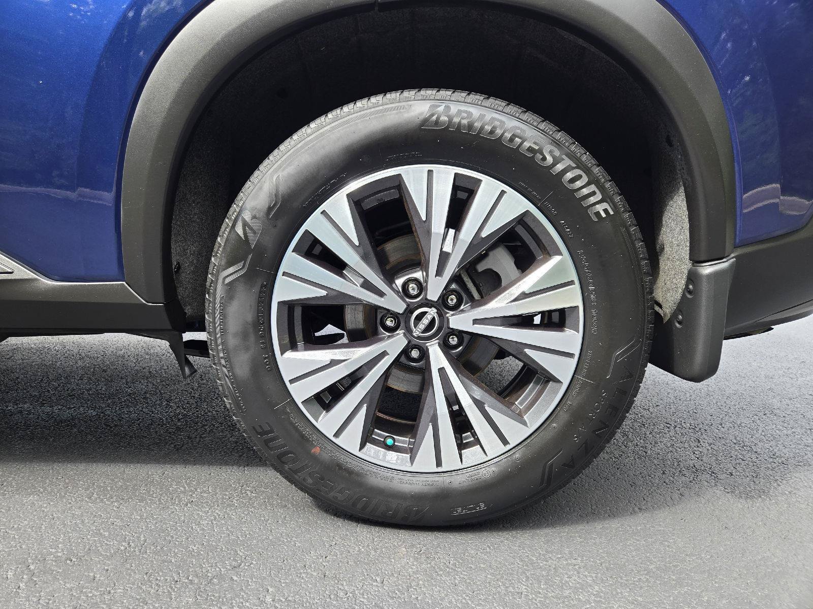 Used 2023 Nissan Rogue SV AWD/4WD image 10