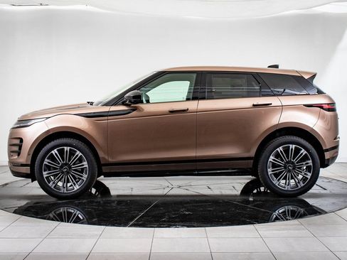 Used 2026 Land Rover Range Rover Evoque Dynamic SE AWD/4WD image 5