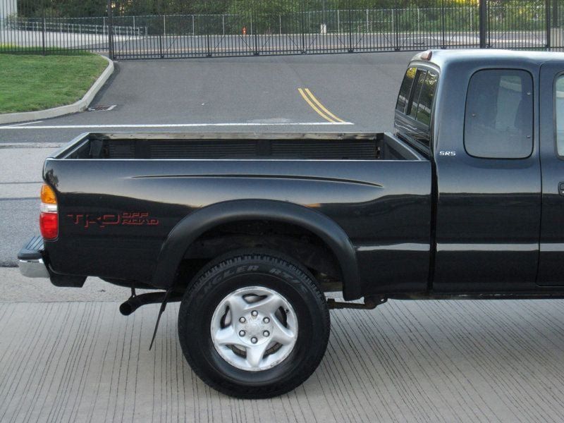 Used 2003 Toyota Tacoma 4x4 Xtracab V6 w/ SR5 Pkg image 11