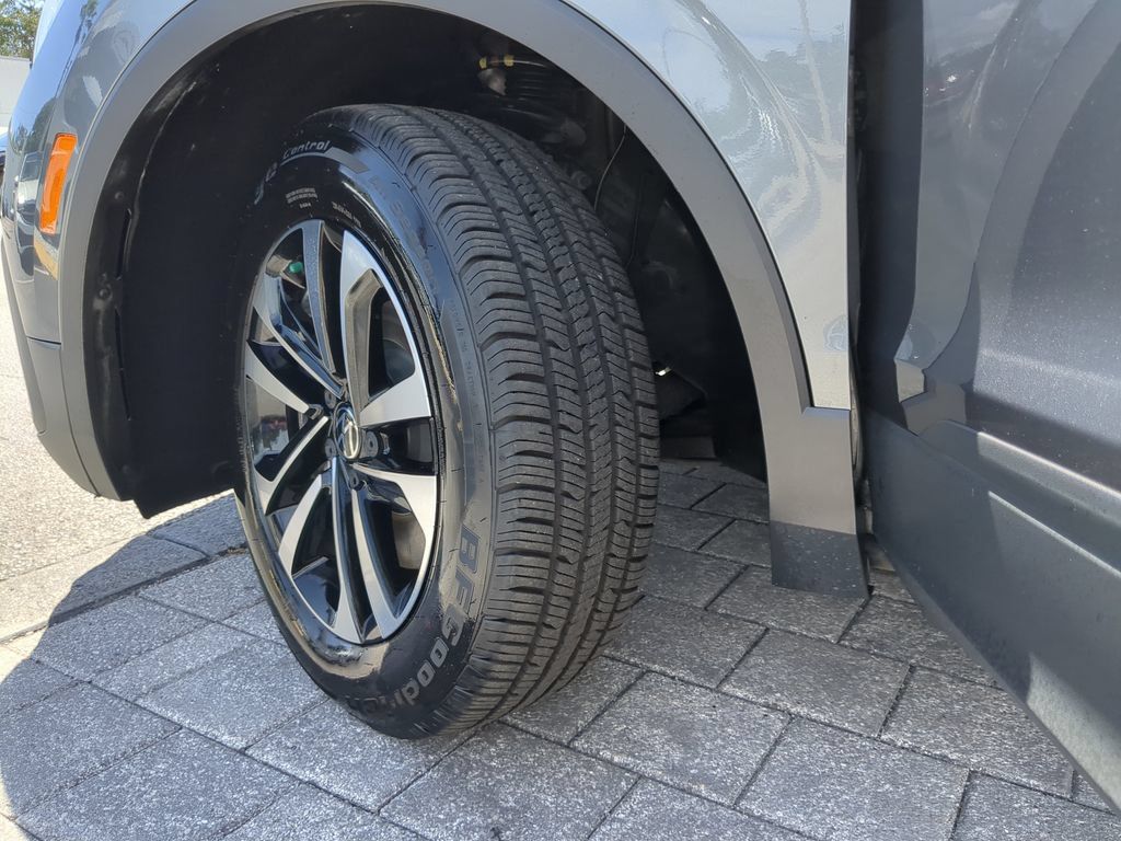 Certified 2023 Volkswagen Tiguan S FWD image 32
