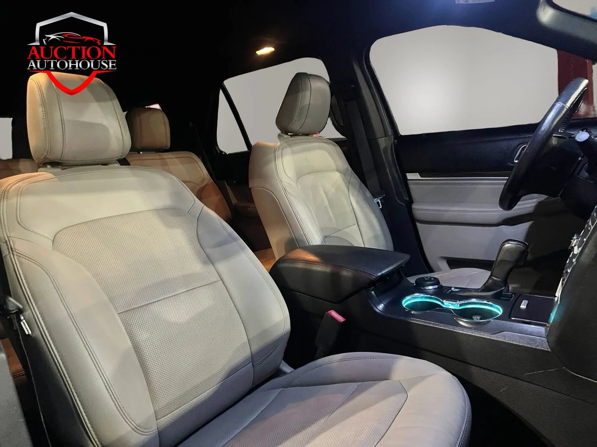 Used 2018 Ford Explorer Limited w/ Equipment Group 301A AWD/4WD image 23