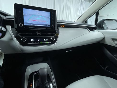 Certified 2022 Toyota Corolla LE image 9