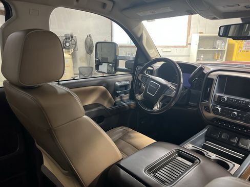 Used 2018 GMC Sierra 3500 Denali w/ Duramax Plus Package image 13