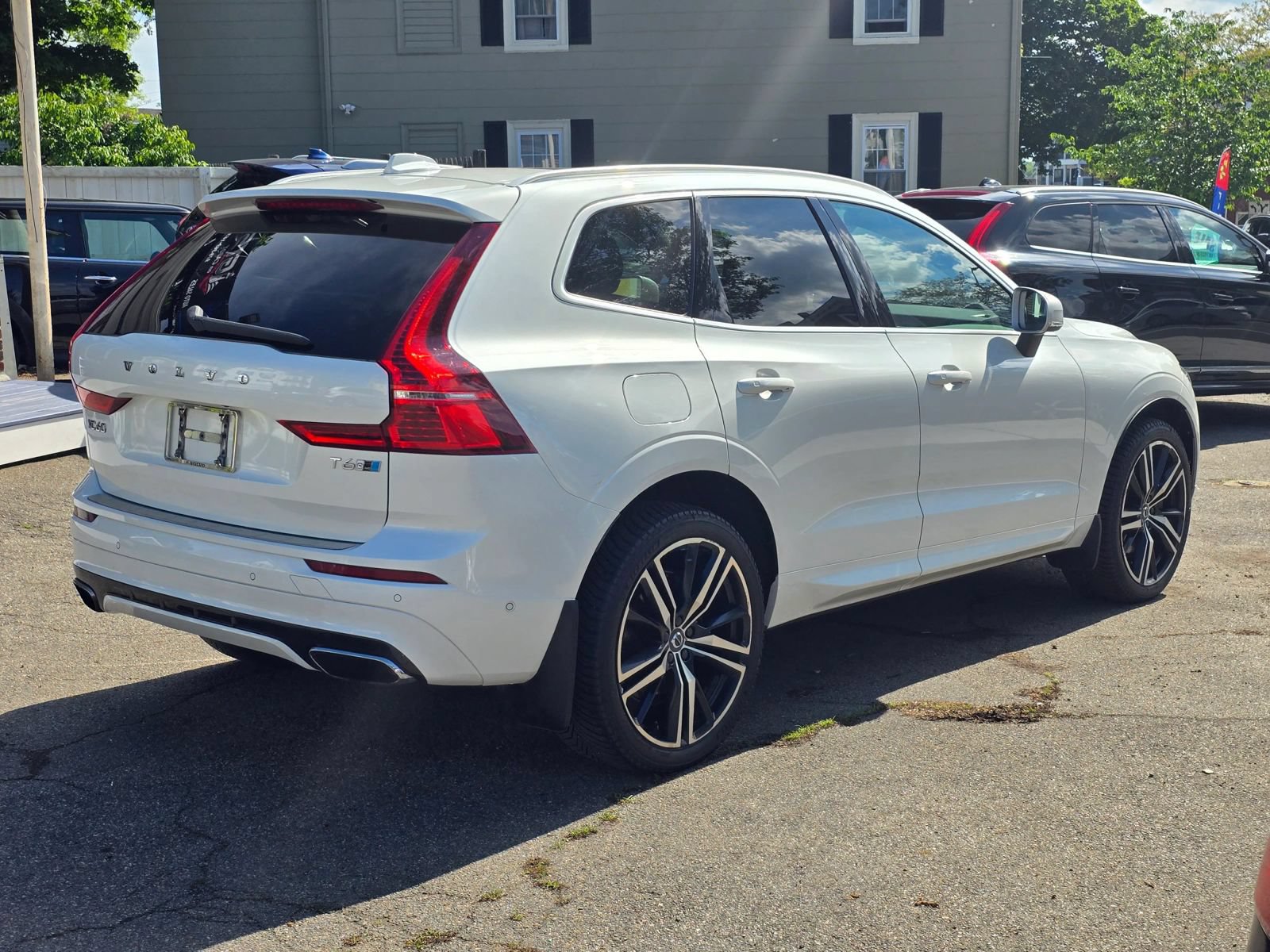 Used 2019 Volvo XC60 T6 R-Design w/ Protection Package Premier AWD/4WD image 8