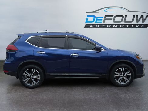 Used 2018 Nissan Rogue SL AWD/4WD image 2