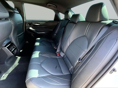 Used 2021 Toyota Avalon Limited w/ Advanced Safety Package FWD image 21