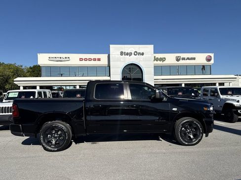 New 2026 RAM 1500 Big Horn w/ Night Edition AWD/4WD image 5