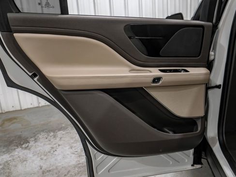 Used 2022 Lincoln Aviator 2WD image 47