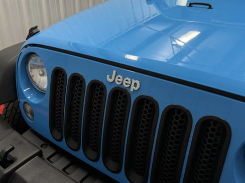 Used 2018 Jeep Wrangler Unlimited Sport S AWD/4WD image 12