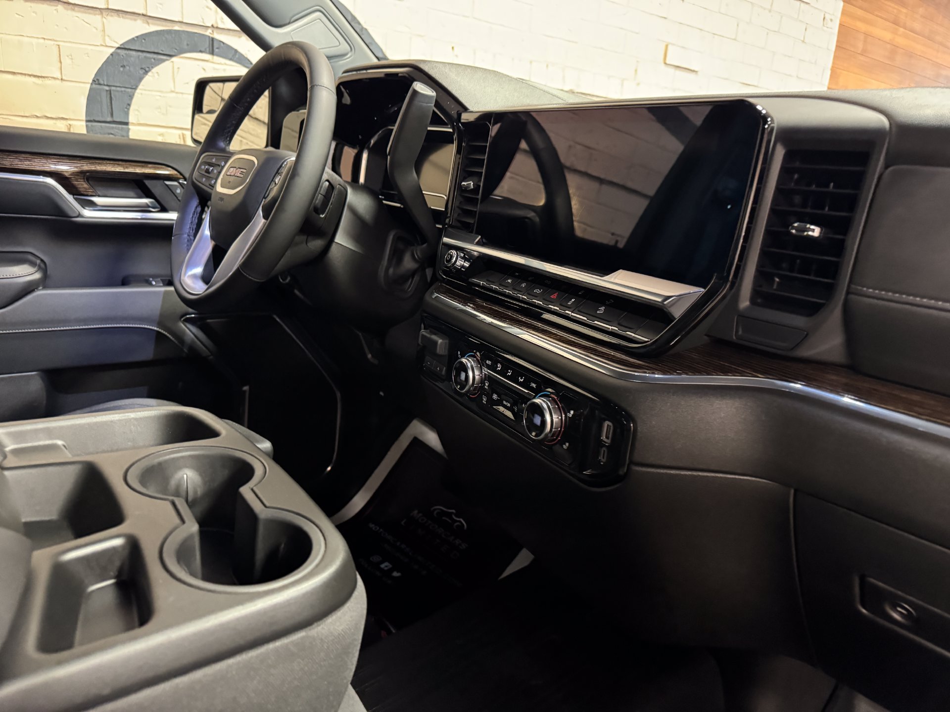 Used 2024 GMC Sierra 1500 Elevation w/ LPO, Elevation Black Package AWD/4WD image 30