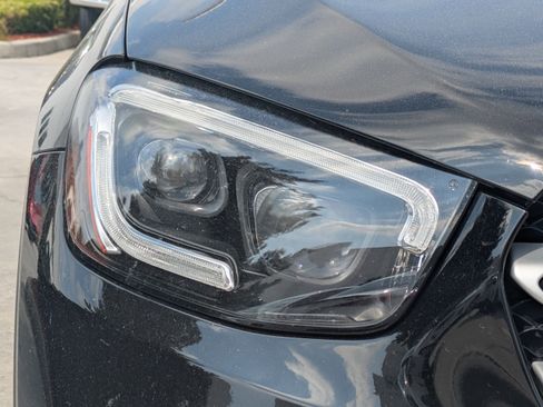 Used 2022 Mercedes-Benz GLC 300 4MATIC image 10