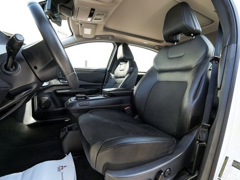 Used 2024 Nissan Ariya AWD image 37