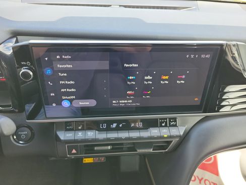 Used 2025 Toyota Camry XSE FWD image 15