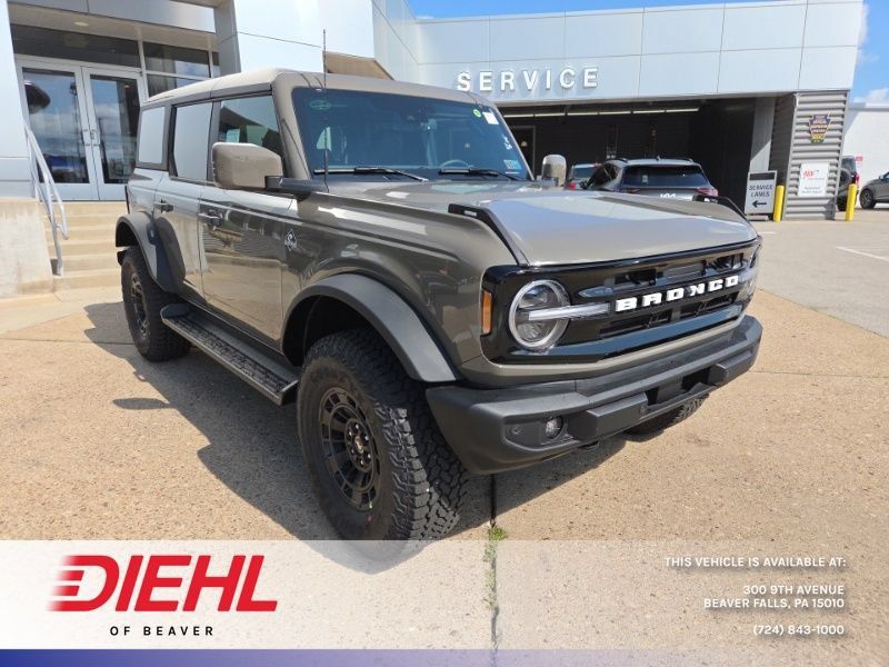 New 2026 Ford Bronco Outer Banks w/ Sasquatch Package AWD/4WD image 1
