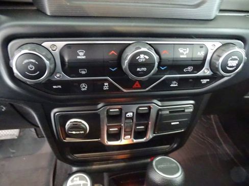 Used 2020 Jeep Gladiator Sport w/ Quick Order Package 24S AWD/4WD image 11