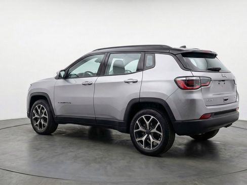 Used 2025 Jeep Compass Limited AWD/4WD image 6