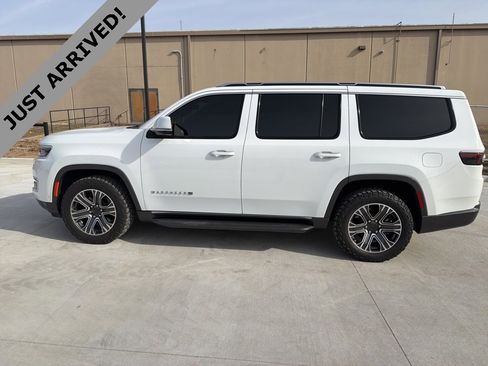 Used 2022 Jeep Wagoneer Series III w/ Convenience Group I image 8