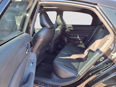 Used 2021 Toyota Avalon XSE FWD image 23