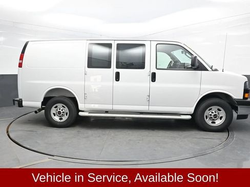 Used 2025 GMC Savana 2500 w/ Driver Convenience Package RWD image 9