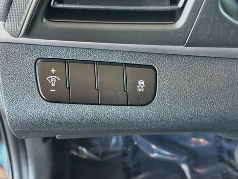 Used 2019 Hyundai Elantra SE w/ Cargo Package FWD image 16