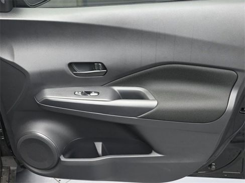 Used 2025 Nissan Kicks Play S image 33