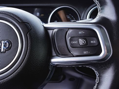 Used 2023 Jeep Wrangler Unlimited Sahara w/ Cold Weather Group image 21