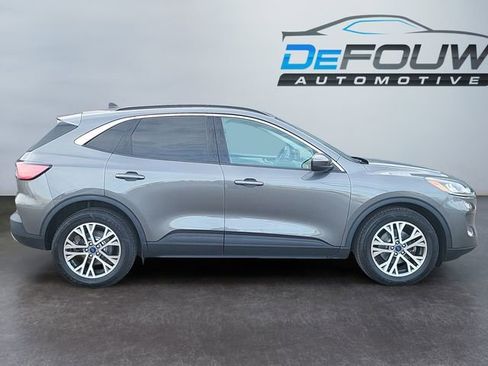 Used 2022 Ford Escape SEL image 2