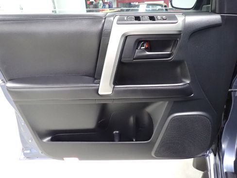 Used 2013 Toyota 4Runner Limited image 12