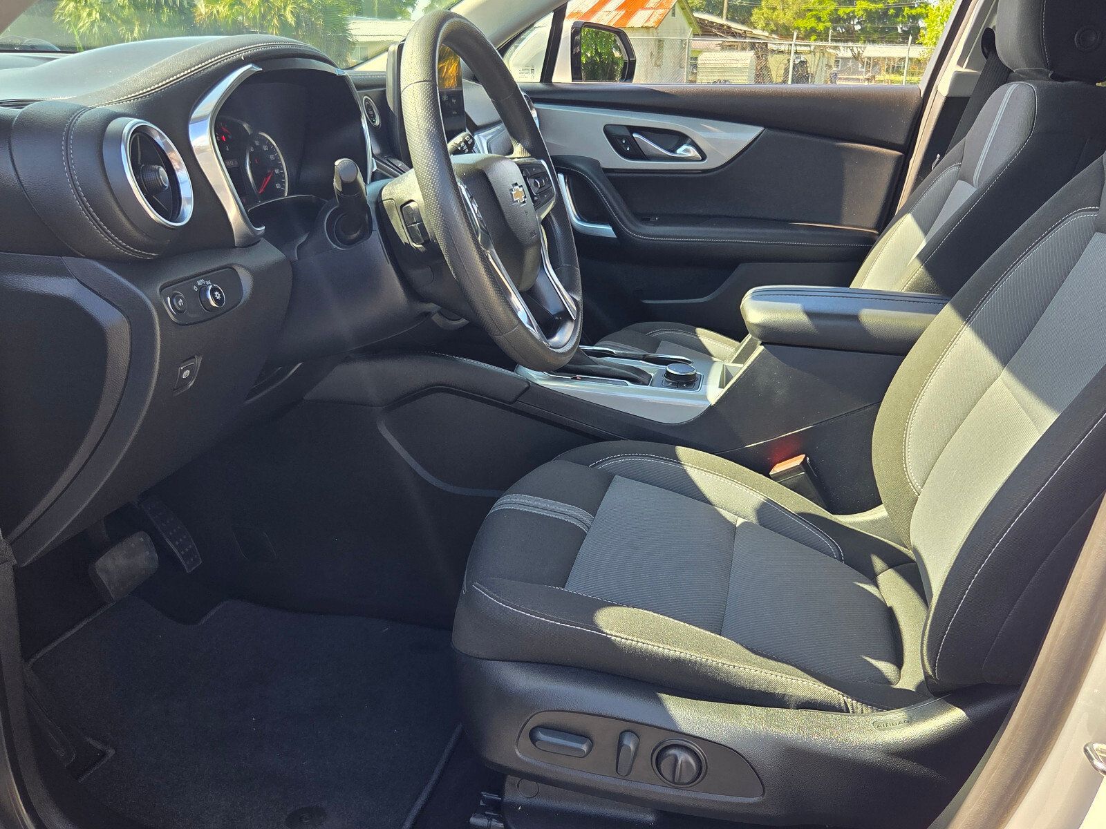 Used 2023 Chevrolet Blazer LT w/ Driver Confidence Package FWD image 9